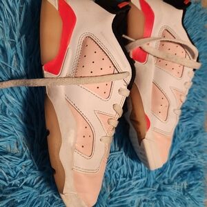 Pink and white jordan size 1y
